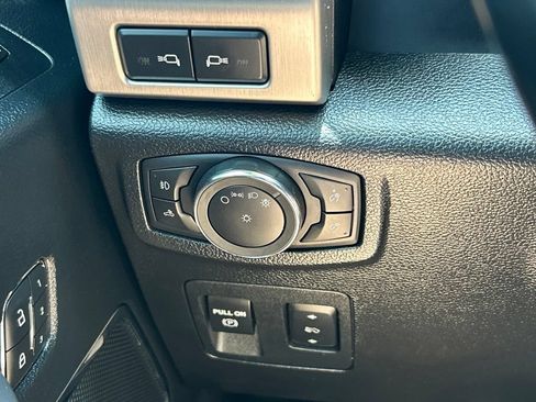 Used 2019 Ford F150 Platinum w/ Equipment Group 701A Luxury AWD/4WD image 29