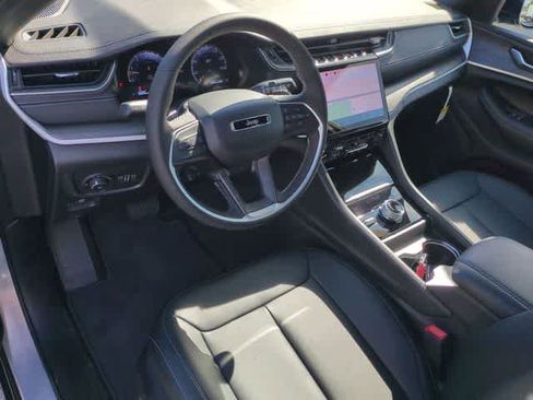 New 2025 Jeep Grand Cherokee L Limited w/ Black Appearance Package image 10