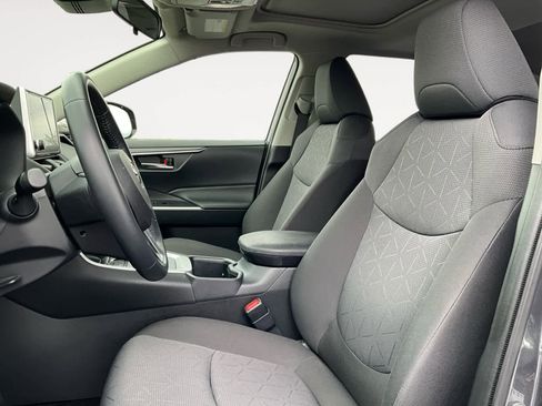 Used 2023 Toyota RAV4 XLE w/ Convenience Package image 9