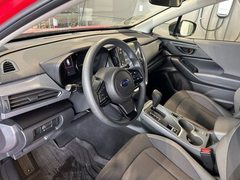 Used 2025 Subaru Crosstrek 2.0i Premium image 2
