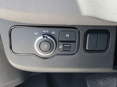 Used 2023 Mercedes-Benz Sprinter 144 Cargo image 17