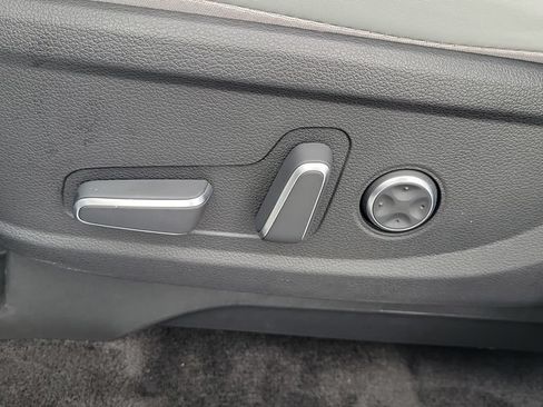 Used 2025 Hyundai Palisade SEL FWD image 19