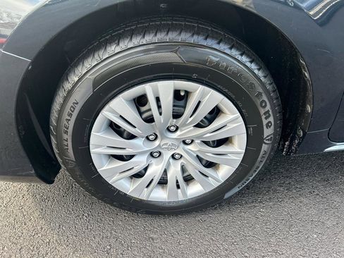 Used 2013 Toyota Camry XLE image 9