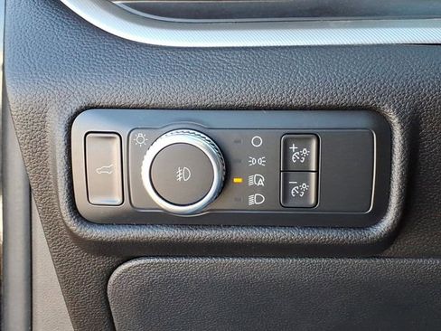 Used 2022 Ford Explorer XLT w/ Equipment Group 202A image 17