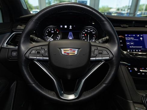 Used 2024 Cadillac XT6 Premium Luxury w/ Technology Package AWD/4WD image 6