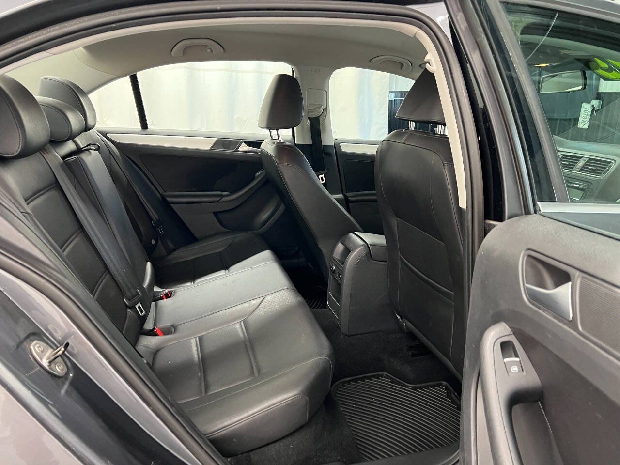 Used 2013 Volkswagen Jetta SE FWD image 10