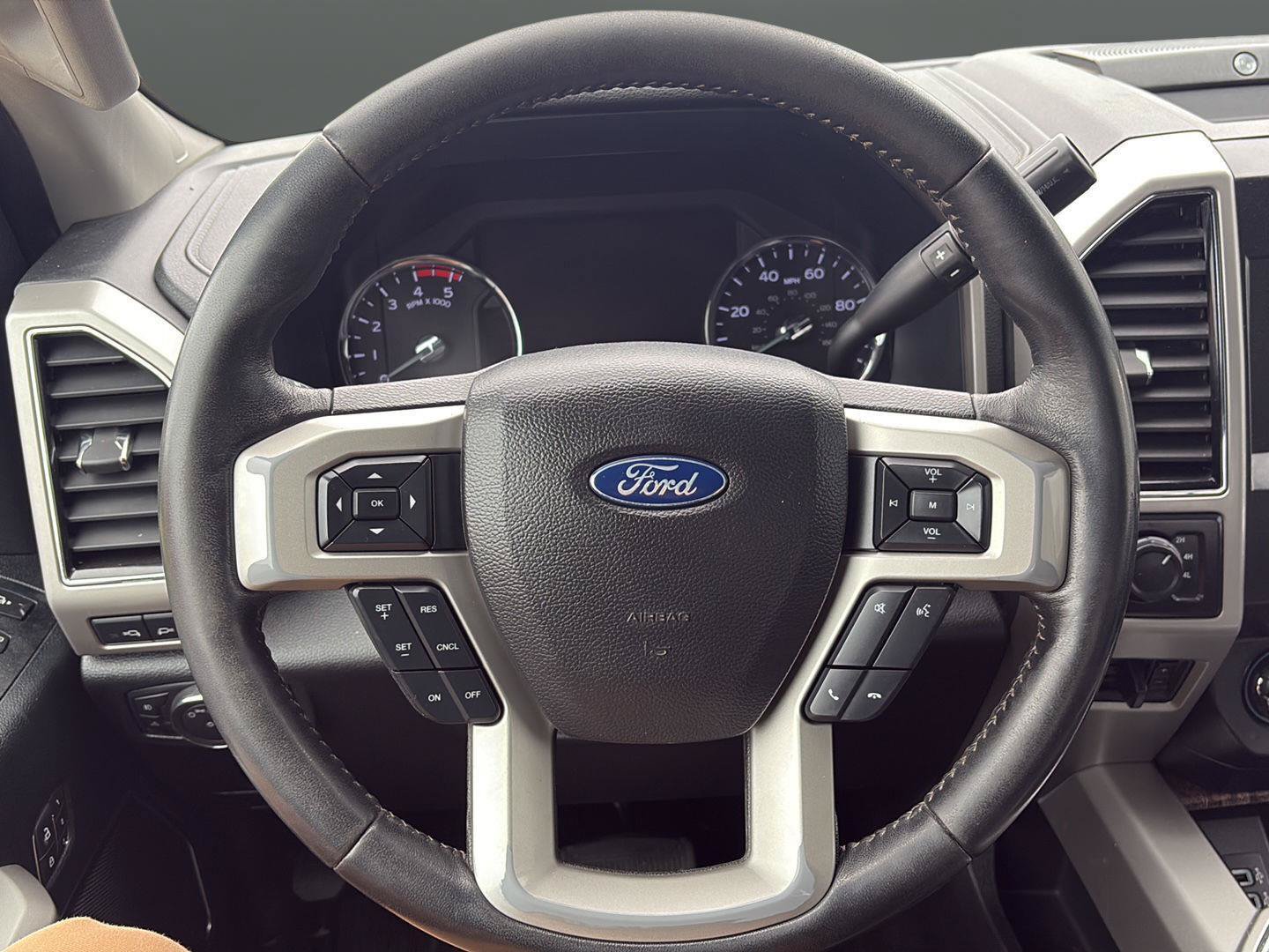 Used 2019 Ford F350 Lariat w/ Chrome Package AWD/4WD image 15