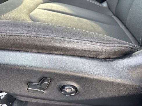 Used 2022 Chrysler Pacifica Touring image 12