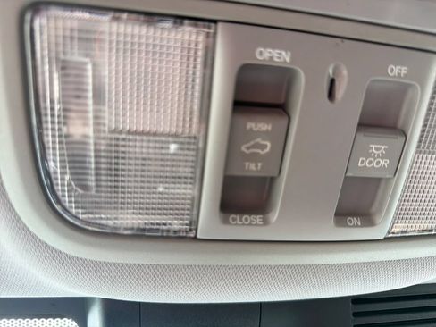Used 2018 Honda CR-V EX image 12