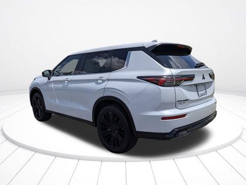 New 2026 Mitsubishi Outlander LE FWD image 5