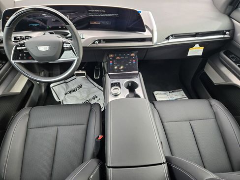 New 2026 Cadillac Vistiq Sport image 7