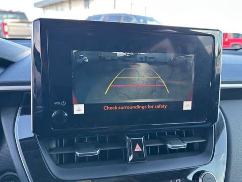 Used 2023 Toyota Corolla Cross XLE image 30