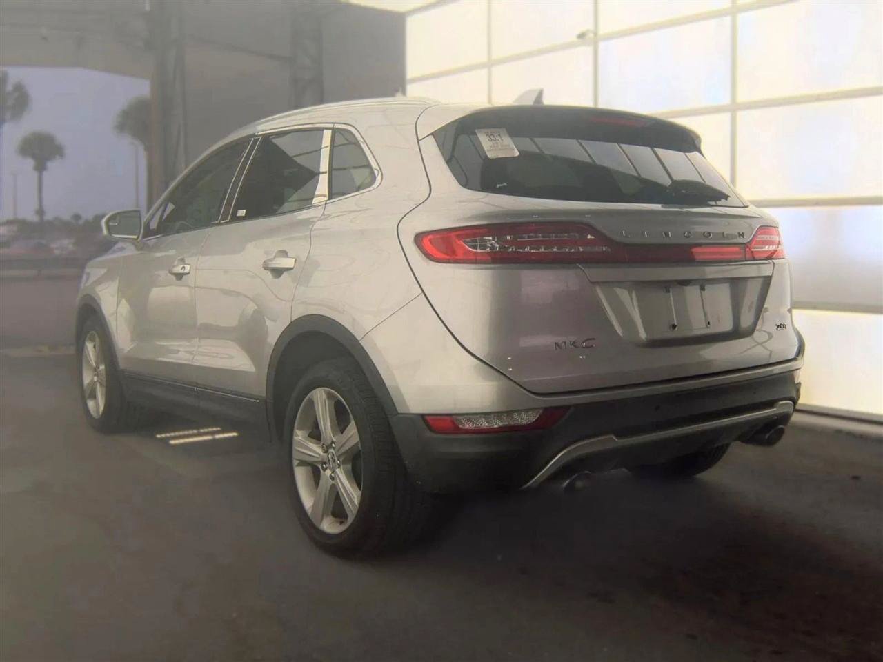 Used 2017 Lincoln MKC Premiere FWD image 8