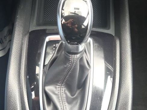 Used 2017 Nissan Rogue SV w/ SV Premium Package image 33