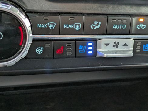 Used 2024 Ford F250 Lariat w/ Lariat Ultimate Package image 30