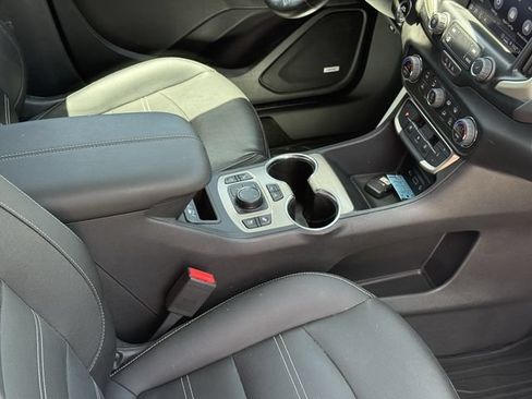 Used 2024 GMC Terrain Denali w/ Black Diamond Edition AWD/4WD image 19