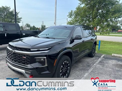 Used 2024 Chevrolet Traverse Z71 w/ Enhanced Driving Package AWD/4WD image 1