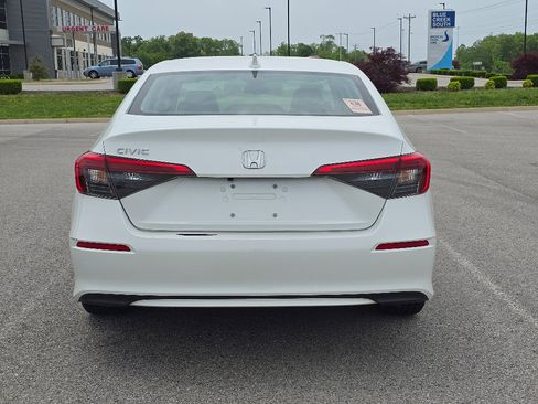 Used 2022 Honda Civic EX image 4