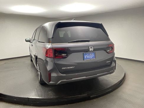 Used 2025 Honda Odyssey Touring image 5