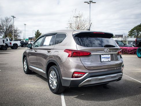 Used 2019 Hyundai Santa Fe SE image 8