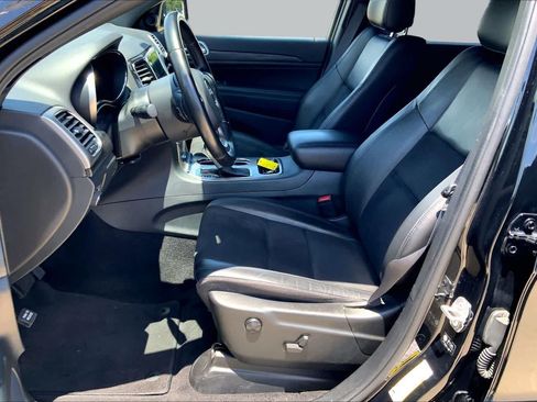 Used 2022 Jeep Grand Cherokee Laredo X RWD image 8