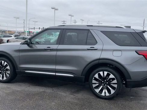 Used 2025 Ford Explorer Platinum w/ LUX Leather Package image 7