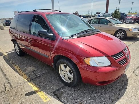 Used 2006 Dodge Caravan SXT w/ Popular Equipment Group I FWD image 8