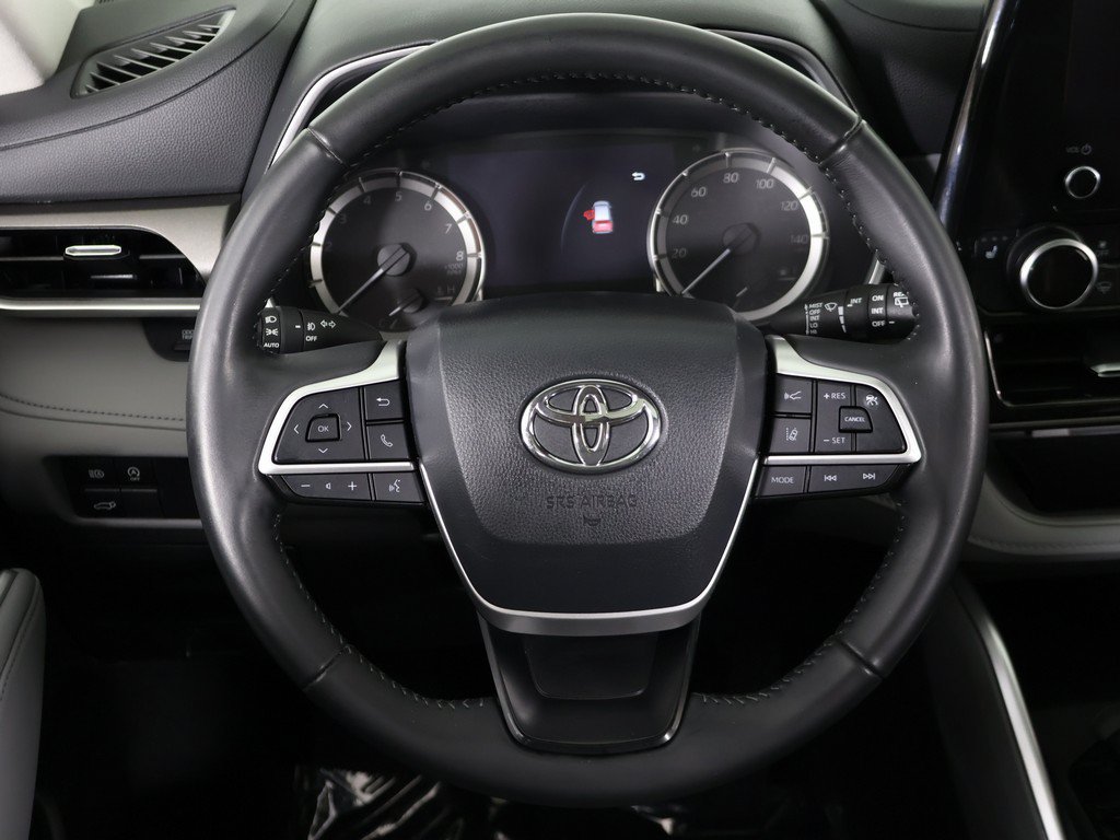Used 2024 Toyota Highlander XLE AWD/4WD image 44