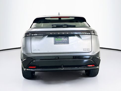Used 2023 Nissan Ariya AWD image 7