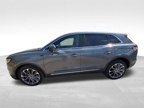 Used 2023 Lincoln Nautilus Reserve AWD/4WD image 2
