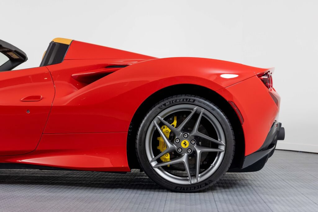 Used 2022 Ferrari F8 Tributo RWD image 10