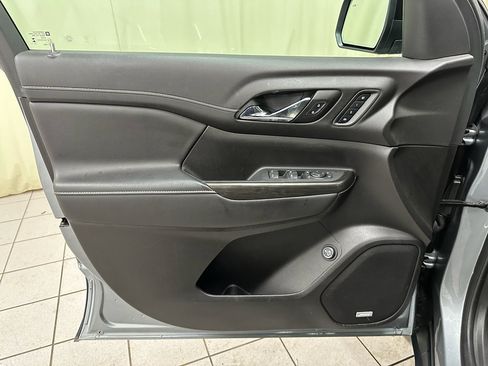 Certified 2023 GMC Acadia SLT w/ Elevation Edition image 36