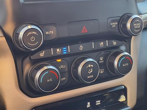 Used 2021 RAM 1500 Laramie image 14