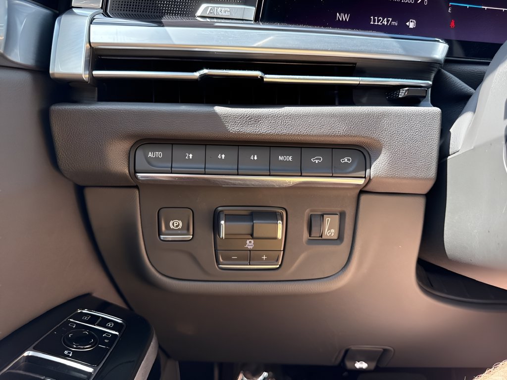 Used 2025 Cadillac Escalade Sport w/ Touring Package AWD/4WD image 25