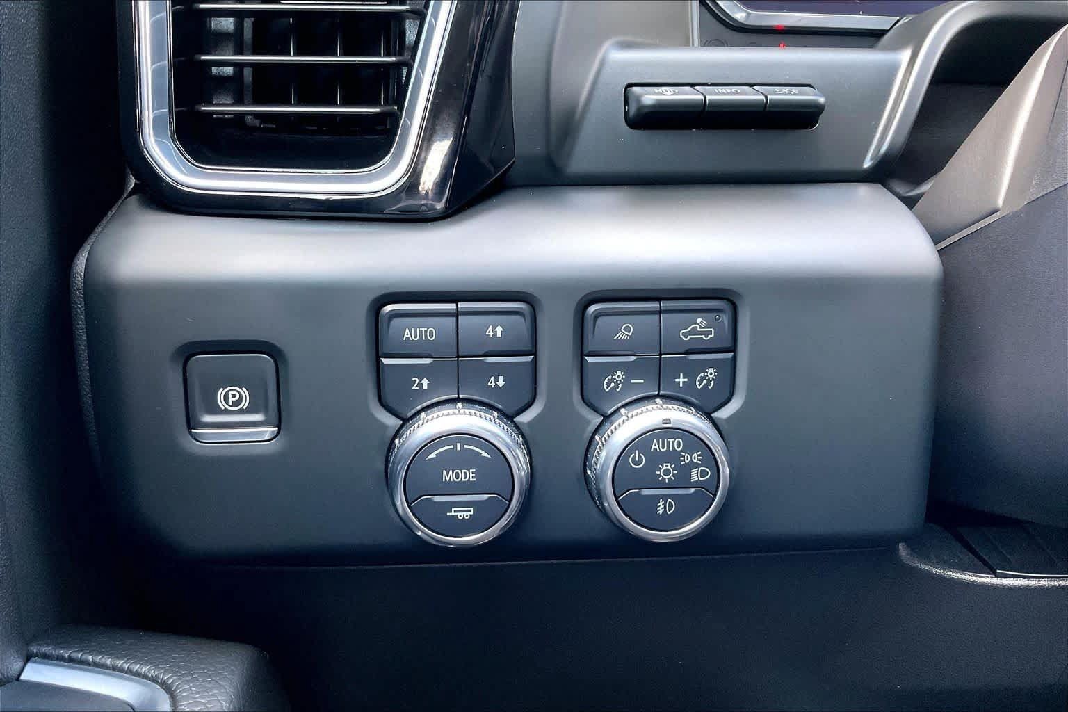 Used 2024 GMC Sierra 1500 Denali w/ Denali Reserve Package AWD/4WD image 34