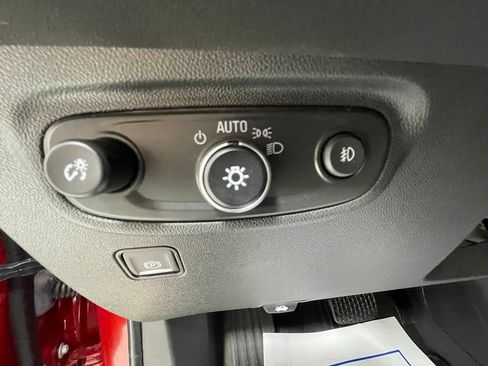 Used 2024 GMC Terrain SLT AWD/4WD image 17