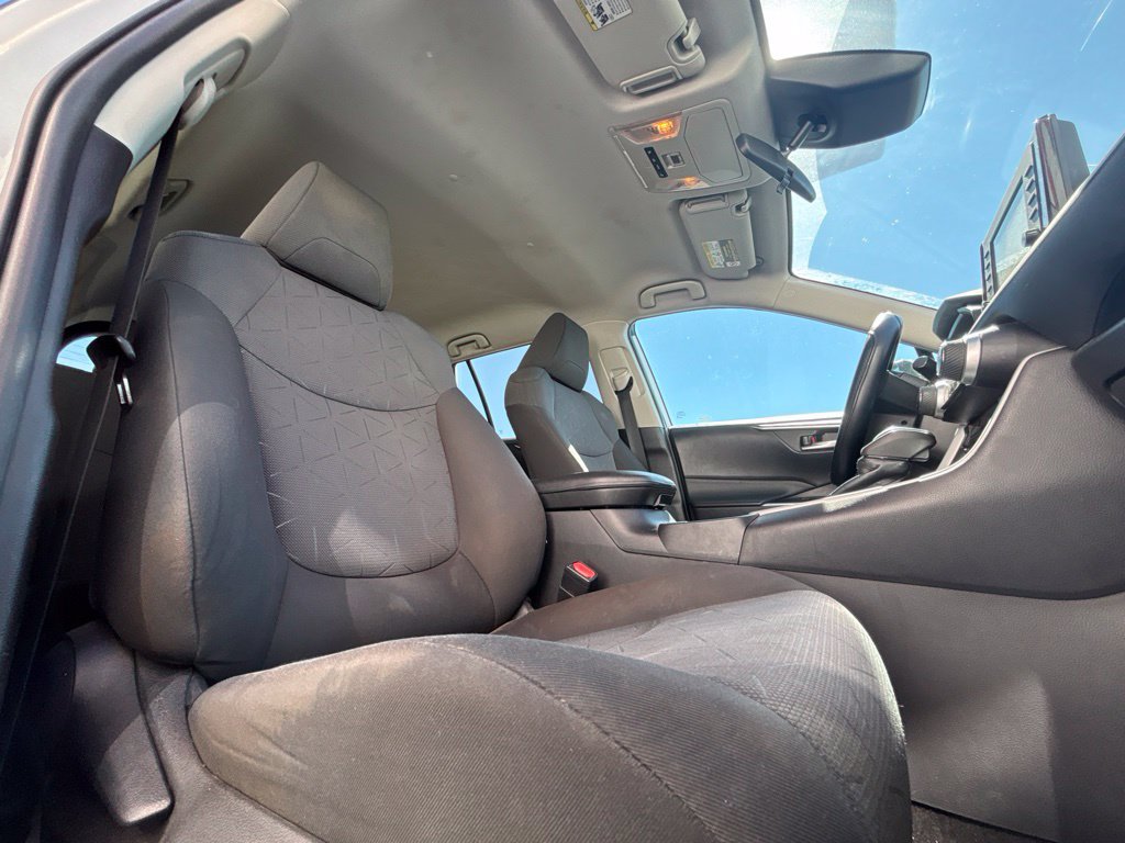 Used 2021 Toyota RAV4 XLE FWD image 25