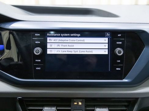 Used 2023 Volkswagen Taos SE w/ Panoramic Sunroof Package image 22