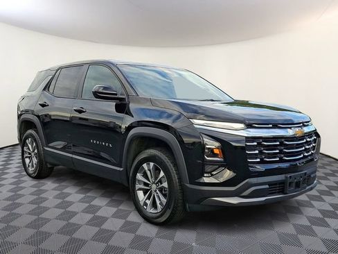 Used 2025 Chevrolet Equinox LT AWD/4WD image 1