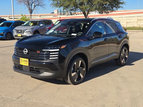 New 2026 Nissan Kicks SR image 7