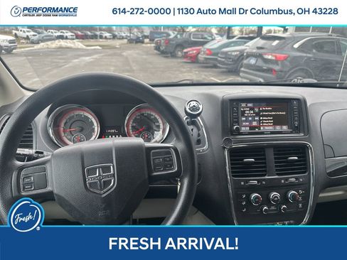Used 2014 Dodge Grand Caravan SXT image 24