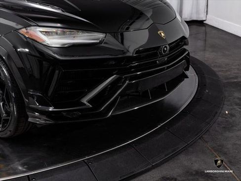 Used 2024 Lamborghini Urus Performante AWD/4WD image 3