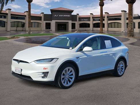 Used 2018 Tesla Model X 75D AWD/4WD image 4