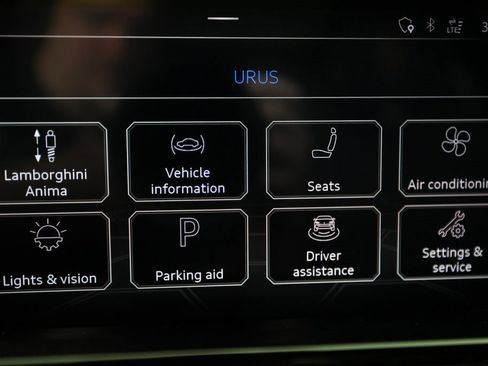 Used 2021 Lamborghini Urus image 36