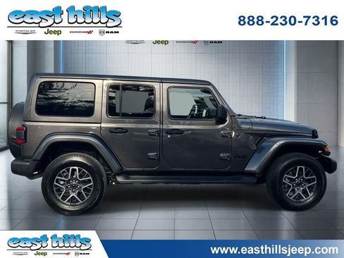 Used 2025 Jeep Wrangler Unlimited Sahara w/ Safety Group AWD/4WD image 8