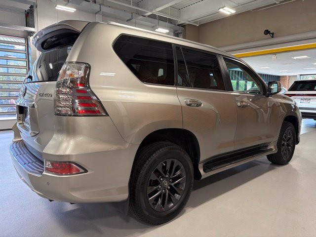 Used 2023 Lexus GX 460 Premium w/ Premium Package AWD/4WD image 7