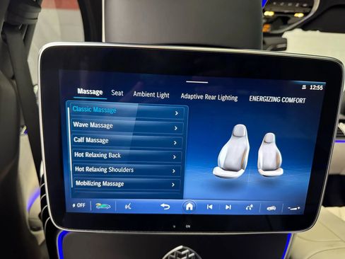 Used 2023 Mercedes-Benz Maybach S 680 4MATIC w/ Manufaktur Leather Package image 41