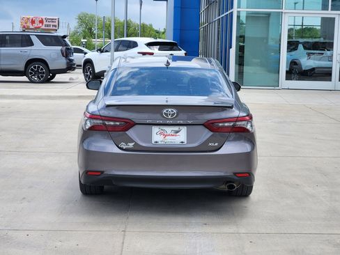 Used 2024 Toyota Camry XLE FWD image 8