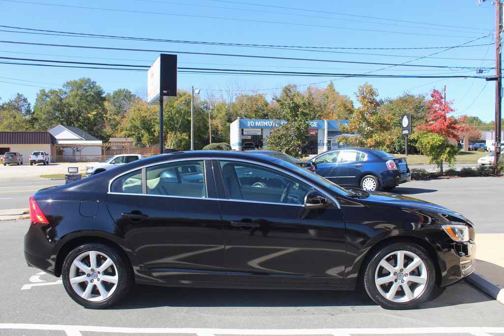 Used 2016 Volvo S60 T5 Premier w/ Convenience Package FWD image 4