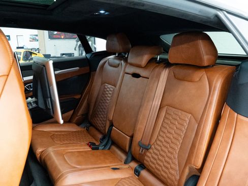Used 2019 Lamborghini Urus AWD/4WD image 34